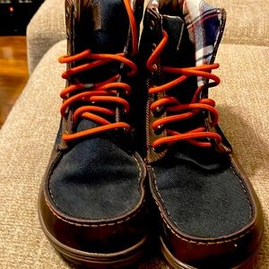 Lems boots never worn.